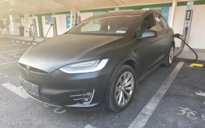 Tesla Tesla Model 3 в цвете и кузовом – это идеальный выбор среди китайских автомобилей. Доступная цена и надежность гарантированы.