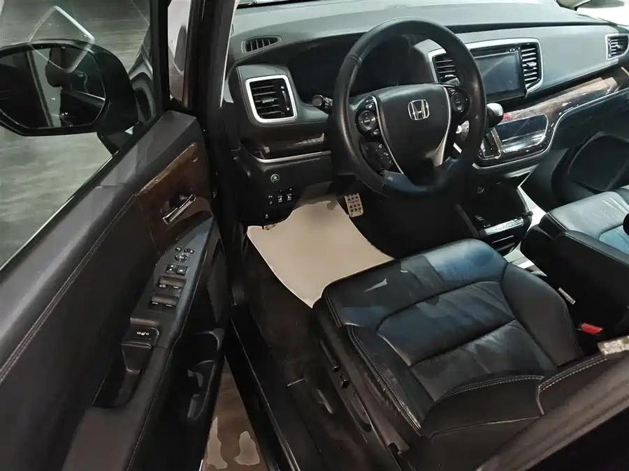 Volkswagen Volkswagen Viloran в цвете и кузовом – это идеальный выбор среди китайских автомобилей. Доступная цена и надежность гарантированы.