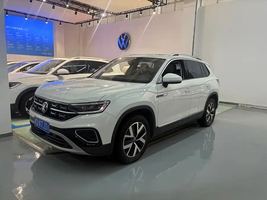 Volkswagen Volkswagen TAYRON в цвете и кузовом – это идеальный выбор среди китайских автомобилей. Доступная цена и надежность гарантированы.