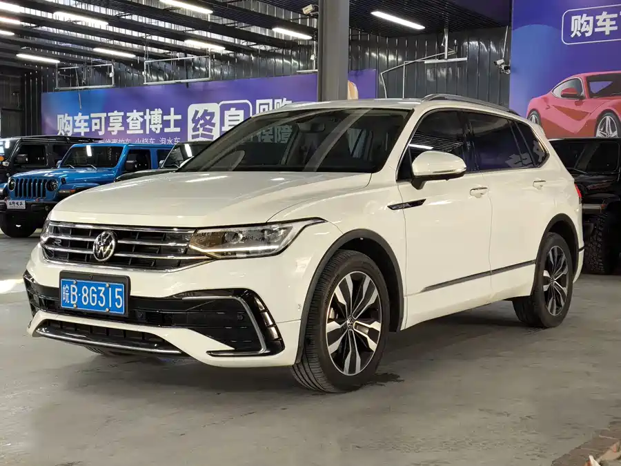 Volkswagen Volkswagen Tiguan L в цвете и кузовом – это идеальный выбор среди китайских автомобилей. Доступная цена и надежность гарантированы.
