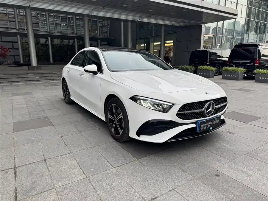 Mercedes-Benz Mercedes-Benz A-Class в цвете и кузовом – это идеальный выбор среди китайских автомобилей. Доступная цена и надежность гарантированы.