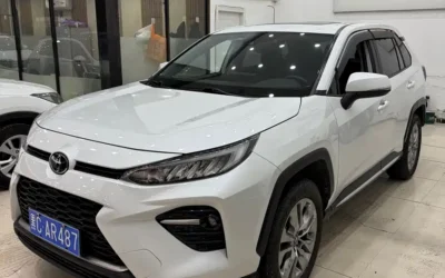 Toyota Toyota Rav4 в цвете и кузовом – это идеальный выбор среди китайских автомобилей. Доступная цена и надежность гарантированы.