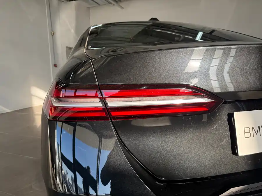 GAC Trumpchi Trumpchi M6 в цвете и кузовом – это идеальный выбор среди китайских автомобилей. Доступная цена и надежность гарантированы.