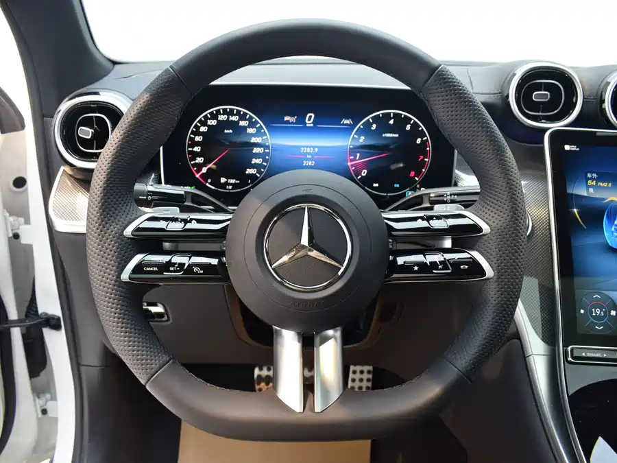 Mercedes-Benz Mercedes-Benz GLC Coupe в цвете и кузовом – это идеальный выбор среди китайских автомобилей. Доступная цена и надежность гарантированы.