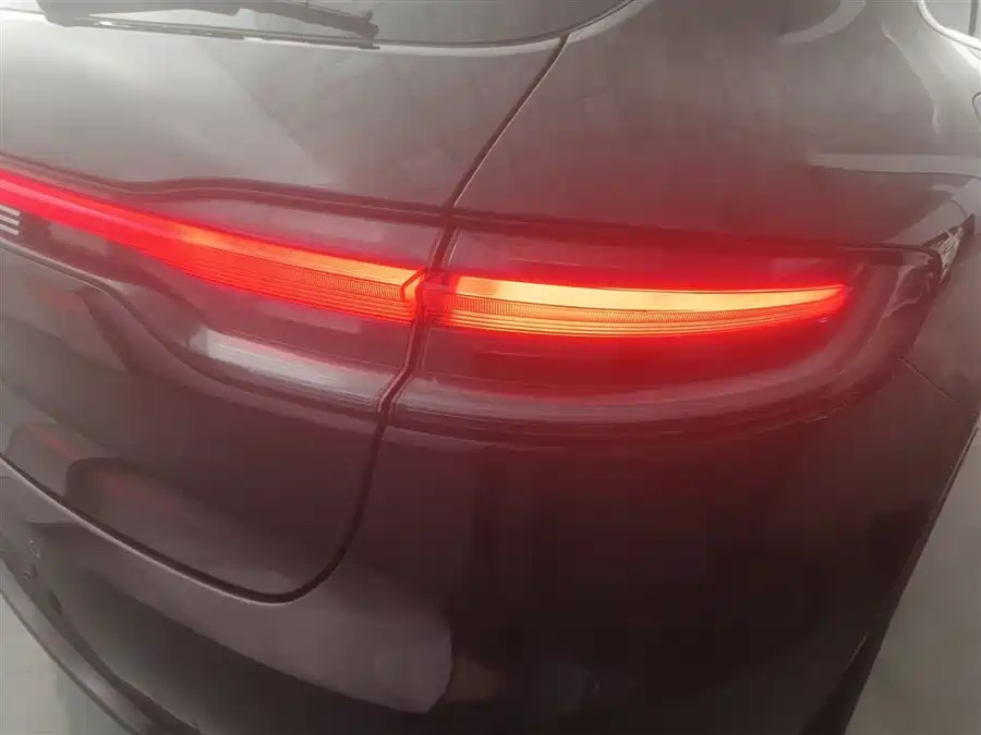 Porsche Porsche Macan в цвете и кузовом – это идеальный выбор среди китайских автомобилей. Доступная цена и надежность гарантированы.