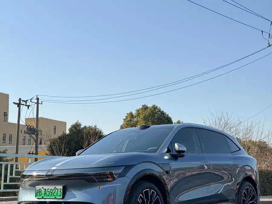 Cadillac Cadillac CT5 в цвете и кузовом – это идеальный выбор среди китайских автомобилей. Доступная цена и надежность гарантированы.