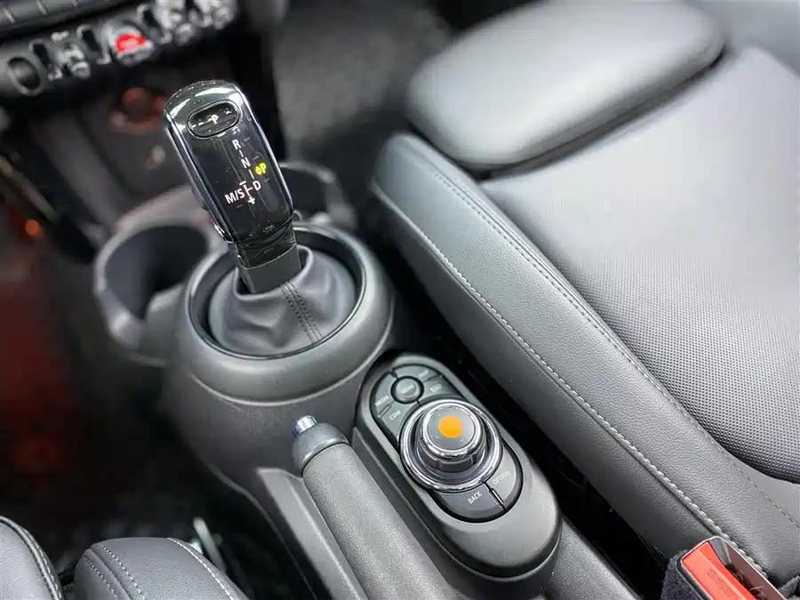 MINI MINI в цвете и кузовом – это идеальный выбор среди китайских автомобилей. Доступная цена и надежность гарантированы.