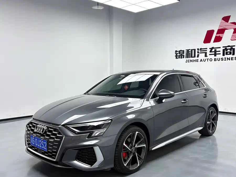 Volkswagen FAW-Volkswagen CC в цвете и кузовом – это идеальный выбор среди китайских автомобилей. Доступная цена и надежность гарантированы.