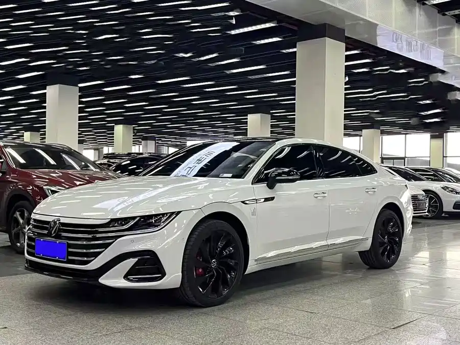 Volkswagen FAW-Volkswagen CC в цвете и кузовом – это идеальный выбор среди китайских автомобилей. Доступная цена и надежность гарантированы.