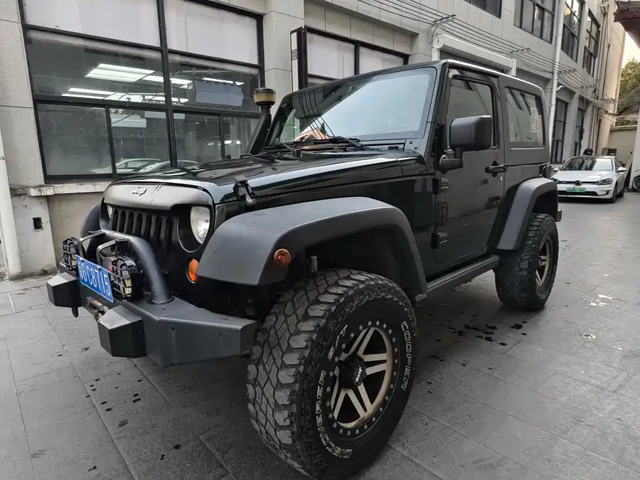 Jeep Jeep Wrangler в цвете и кузовом – это идеальный выбор среди китайских автомобилей. Доступная цена и надежность гарантированы.