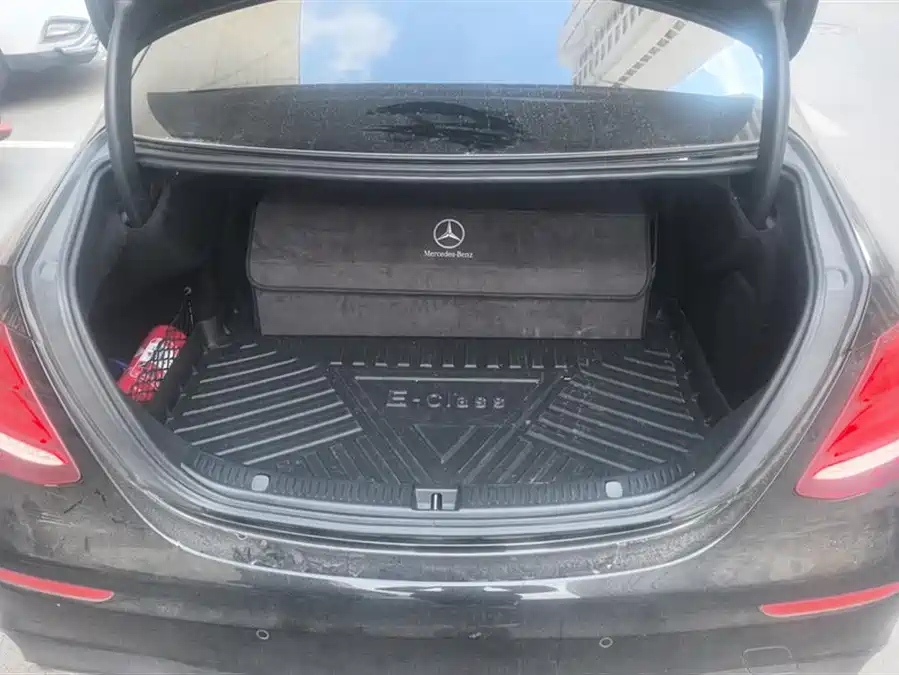 Mercedes-Benz Mercedes-Benz E-Class в цвете и кузовом – это идеальный выбор среди китайских автомобилей. Доступная цена и надежность гарантированы.