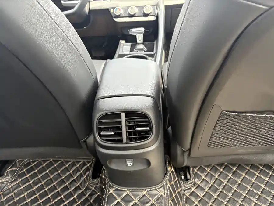Mercedes-Benz Mercedes-Benz A-Class в цвете и кузовом – это идеальный выбор среди китайских автомобилей. Доступная цена и надежность гарантированы.
