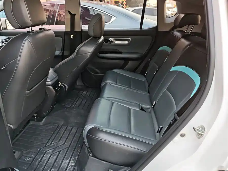 BMW BMW 3 Series в цвете и кузовом – это идеальный выбор среди китайских автомобилей. Доступная цена и надежность гарантированы.