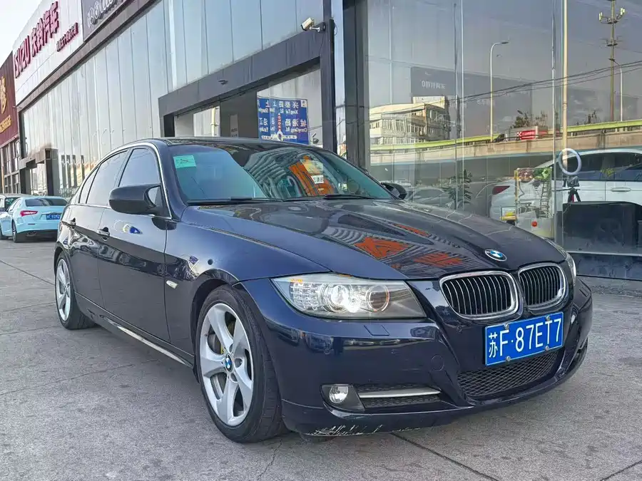 BMW BMW 3 Series в цвете и кузовом – это идеальный выбор среди китайских автомобилей. Доступная цена и надежность гарантированы.