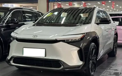 Toyota Toyota bZ4X в цвете и кузовом – это идеальный выбор среди китайских автомобилей. Доступная цена и надежность гарантированы.