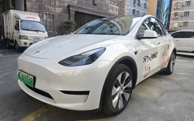 Tesla Tesla Model 3 в цвете и кузовом – это идеальный выбор среди китайских автомобилей. Доступная цена и надежность гарантированы.