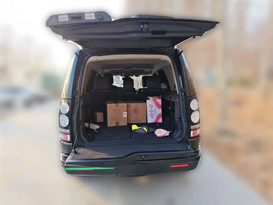 Land Rover Land Rover Discovery в цвете и кузовом – это идеальный выбор среди китайских автомобилей. Доступная цена и надежность гарантированы.