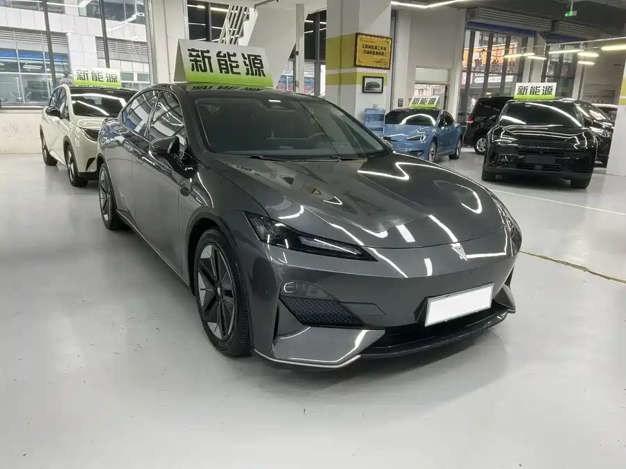 Dongfeng FENGON FENGON 500 в цвете и кузовом – это идеальный выбор среди китайских автомобилей. Доступная цена и надежность гарантированы.