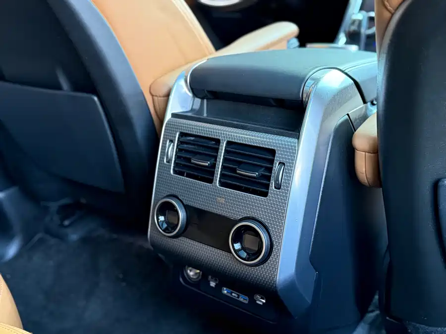 Land Rover Land Rover Range Rover Sport в цвете и кузовом – это идеальный выбор среди китайских автомобилей. Доступная цена и надежность гарантированы.