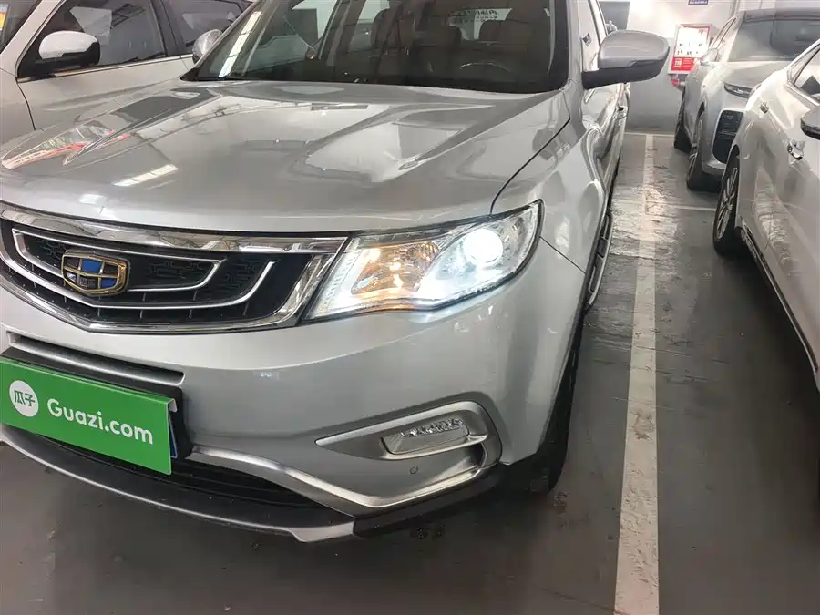 Geely Geely Emgrand в цвете и кузовом – это идеальный выбор среди китайских автомобилей. Доступная цена и надежность гарантированы.