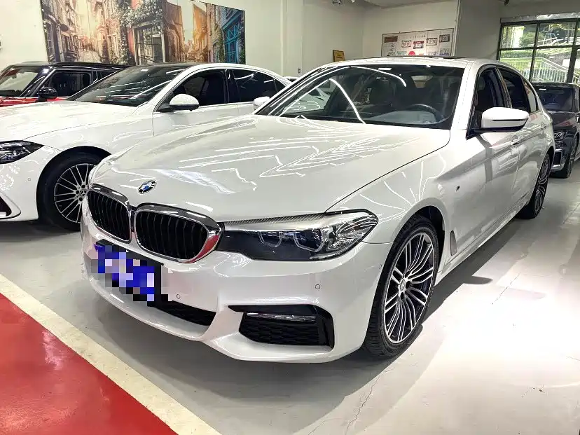 BMW BMW 5 Series в цвете и кузовом – это идеальный выбор среди китайских автомобилей. Доступная цена и надежность гарантированы.