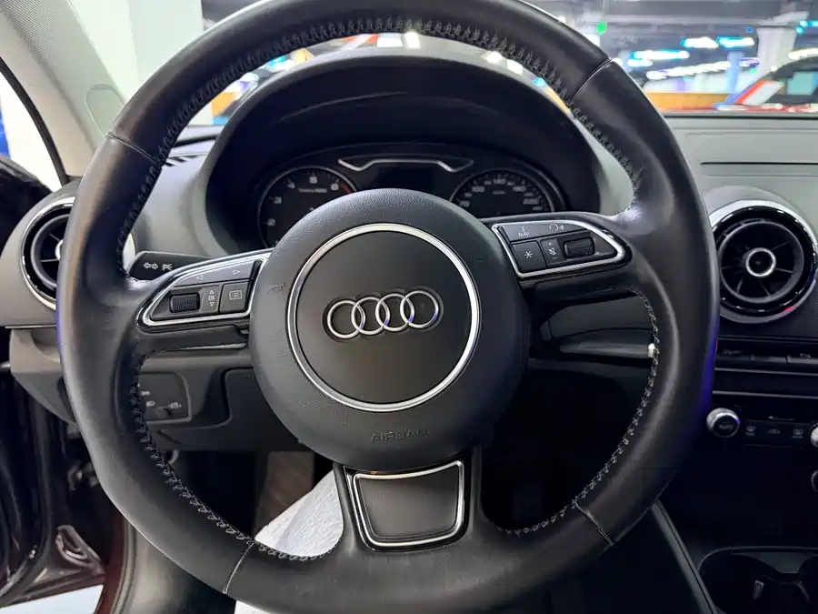Audi Audi A3 в цвете и кузовом – это идеальный выбор среди китайских автомобилей. Доступная цена и надежность гарантированы.