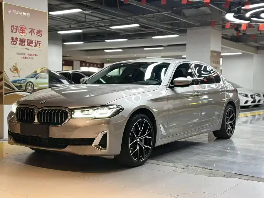 BMW BMW 5 Series в цвете и кузовом – это идеальный выбор среди китайских автомобилей. Доступная цена и надежность гарантированы.