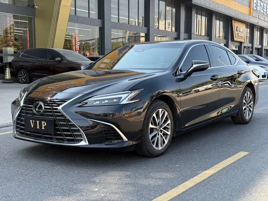 FAW Jiefang Jiefang J6P в цвете и кузовом – это идеальный выбор среди китайских автомобилей. Доступная цена и надежность гарантированы.