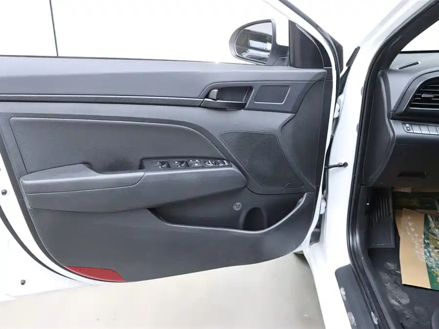 Haval Haval F7 в цвете и кузовом – это идеальный выбор среди китайских автомобилей. Доступная цена и надежность гарантированы.