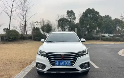 Roewe Roewe RX5 в цвете и кузовом – это идеальный выбор среди китайских автомобилей. Доступная цена и надежность гарантированы.