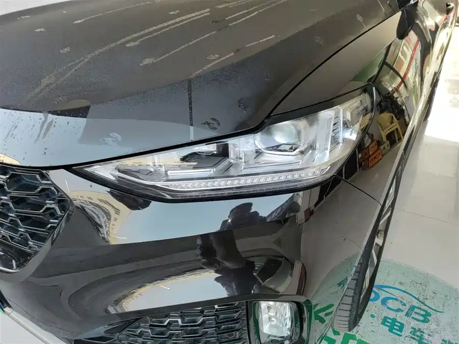 Roewe Roewe D7 в цвете и кузовом – это идеальный выбор среди китайских автомобилей. Доступная цена и надежность гарантированы.
