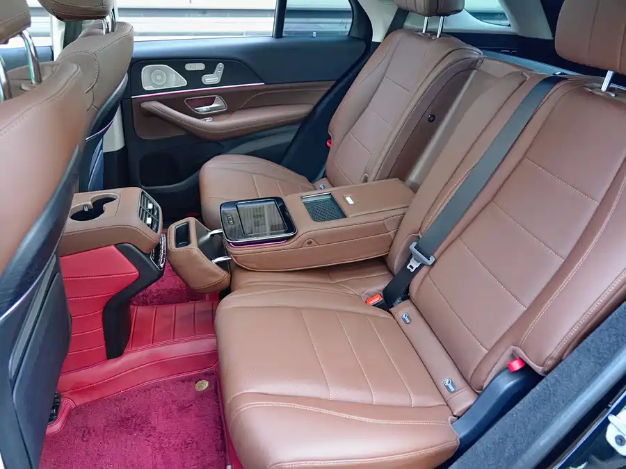 Roewe Roewe D7 в цвете и кузовом – это идеальный выбор среди китайских автомобилей. Доступная цена и надежность гарантированы.