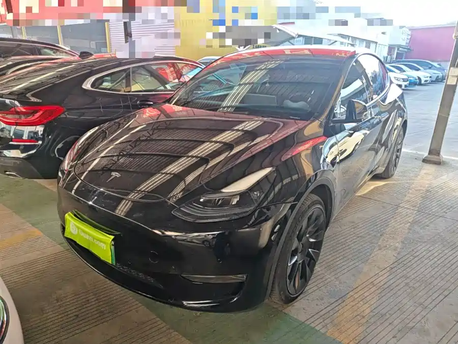 Roewe Roewe D7 в цвете и кузовом – это идеальный выбор среди китайских автомобилей. Доступная цена и надежность гарантированы.