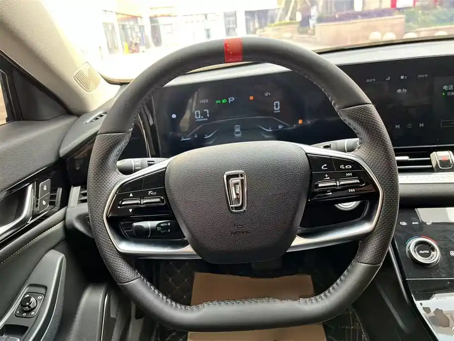 Hongqi Hongqi H5 в цвете и кузовом – это идеальный выбор среди китайских автомобилей. Доступная цена и надежность гарантированы.
