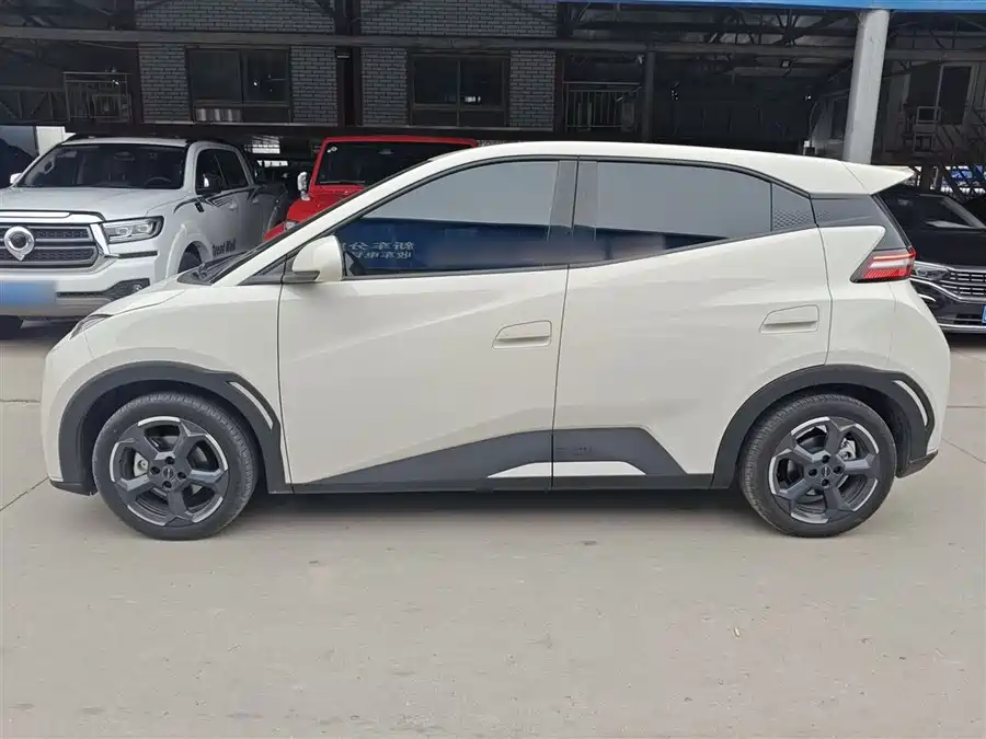 Tesla Tesla Model Y в цвете и кузовом – это идеальный выбор среди китайских автомобилей. Доступная цена и надежность гарантированы.