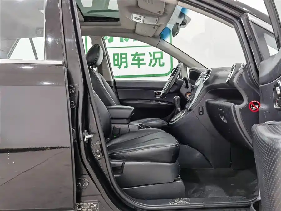 Kia kia Carens в цвете и кузовом – это идеальный выбор среди китайских автомобилей. Доступная цена и надежность гарантированы.