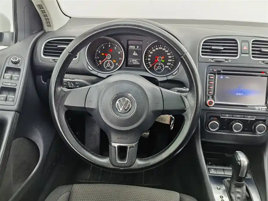 Volkswagen Volkswagen Golf в цвете и кузовом – это идеальный выбор среди китайских автомобилей. Доступная цена и надежность гарантированы.