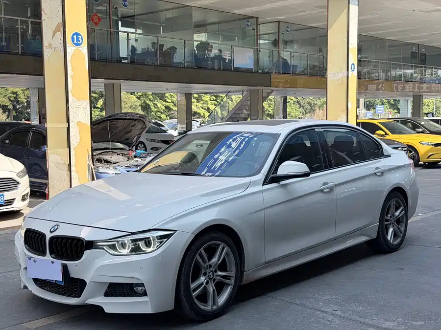 Roewe Roewe 360 в цвете и кузовом – это идеальный выбор среди китайских автомобилей. Доступная цена и надежность гарантированы.