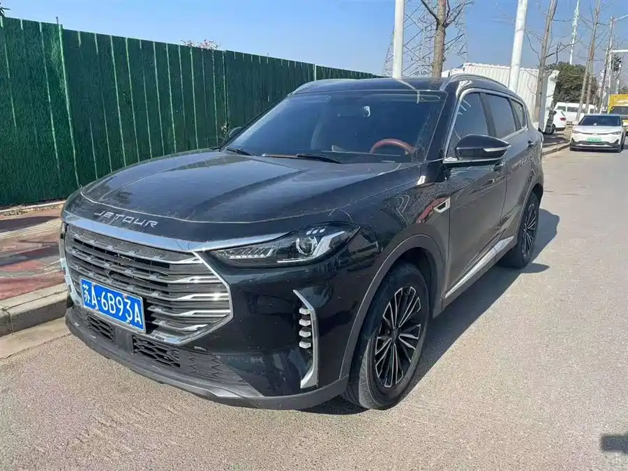 Roewe CLEVER в цвете и кузовом – это идеальный выбор среди китайских автомобилей. Доступная цена и надежность гарантированы.