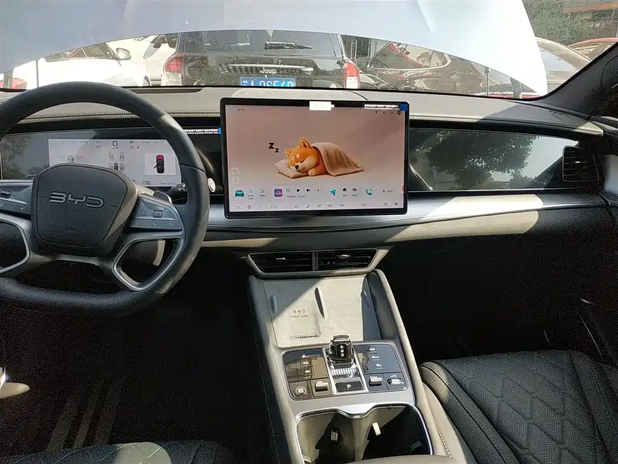 NIO NIO ES6 в цвете и кузовом – это идеальный выбор среди китайских автомобилей. Доступная цена и надежность гарантированы.