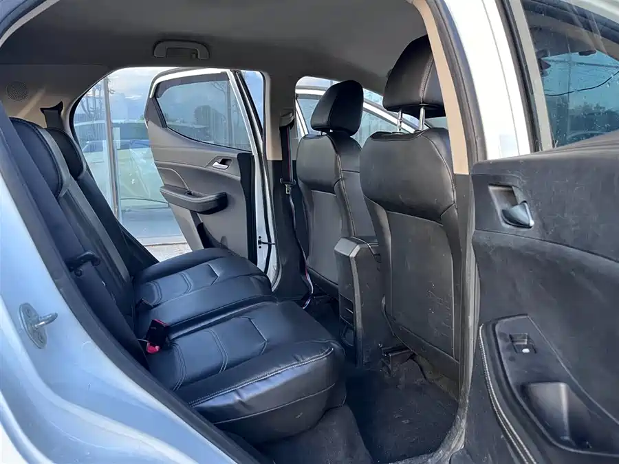 BYD BYD Yuan EV в цвете и кузовом – это идеальный выбор среди китайских автомобилей. Доступная цена и надежность гарантированы.