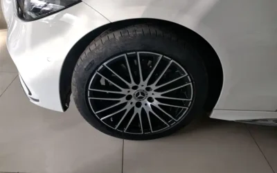 Mercedes-Benz Mercedes-Benz C-Class в цвете и кузовом – это идеальный выбор среди китайских автомобилей. Доступная цена и надежность гарантированы.
