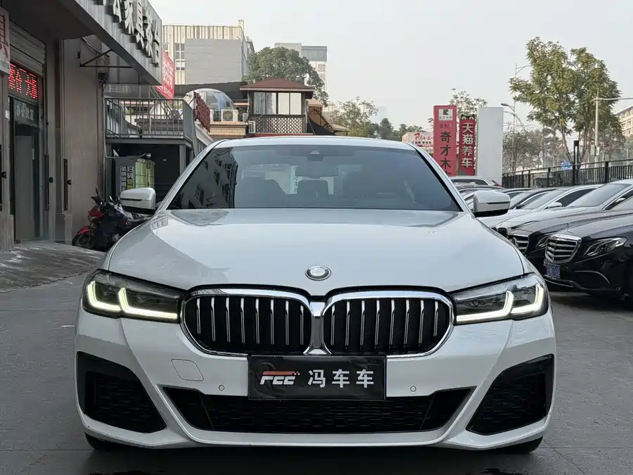 BMW BMW 5 Series в цвете и кузовом – это идеальный выбор среди китайских автомобилей. Доступная цена и надежность гарантированы.