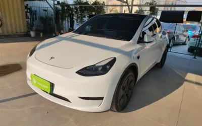 Tesla Tesla Model 3 в цвете и кузовом – это идеальный выбор среди китайских автомобилей. Доступная цена и надежность гарантированы.