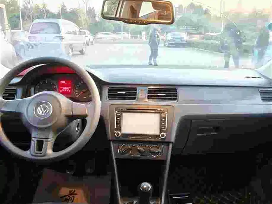 Volkswagen Volkswagen Santana в цвете и кузовом – это идеальный выбор среди китайских автомобилей. Доступная цена и надежность гарантированы.