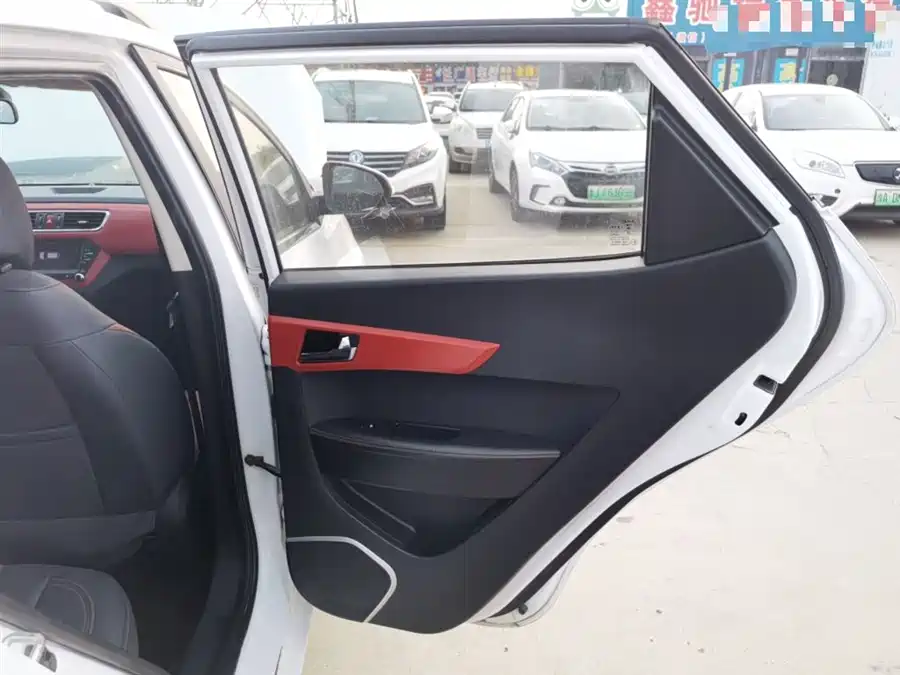JAC JAC Refine S2 в цвете и кузовом – это идеальный выбор среди китайских автомобилей. Доступная цена и надежность гарантированы.