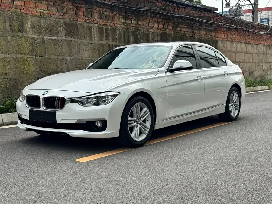 BMW BMW 3 Series в цвете и кузовом – это идеальный выбор среди китайских автомобилей. Доступная цена и надежность гарантированы.