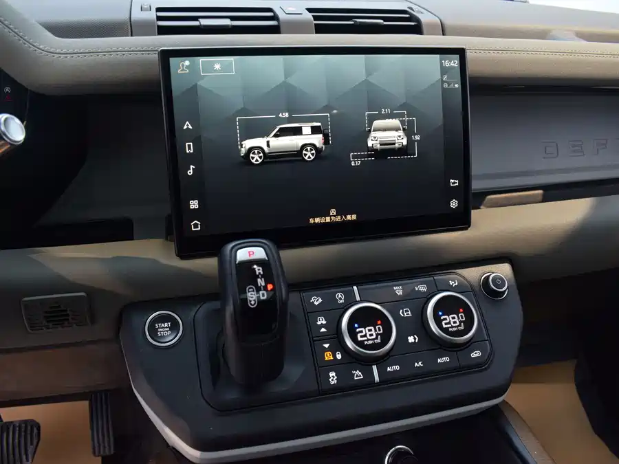 Land Rover Land Rover Defender в цвете и кузовом – это идеальный выбор среди китайских автомобилей. Доступная цена и надежность гарантированы.
