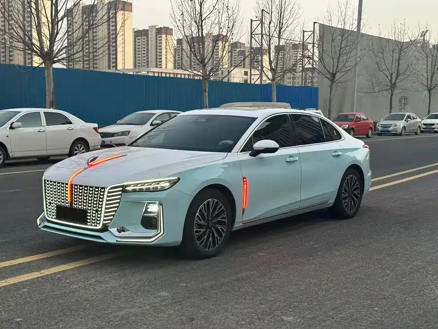 Mitsubishi Mitsubishi Outlander в цвете и кузовом – это идеальный выбор среди китайских автомобилей. Доступная цена и надежность гарантированы.