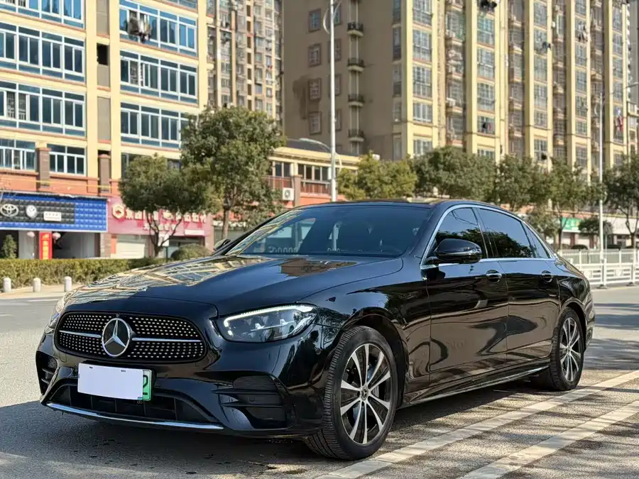 Mercedes-Benz Mercedes-Benz E-Class EV в цвете и кузовом – это идеальный выбор среди китайских автомобилей. Доступная цена и надежность гарантированы.